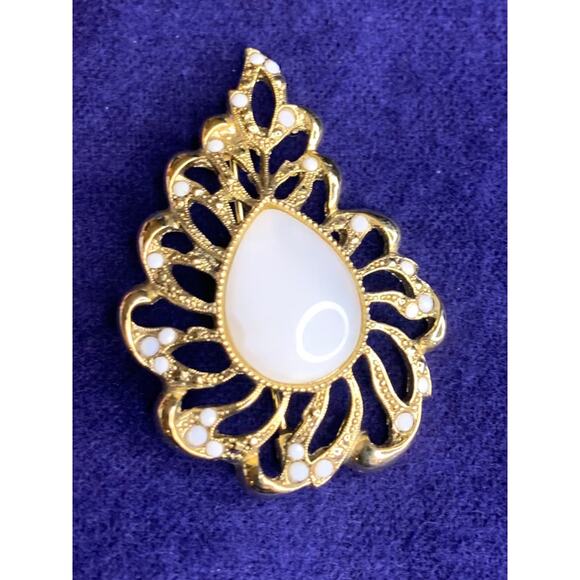 Goldtone Filigree Vintage Brooch White Stone 2.6 Inch - Picture 3 of 6
